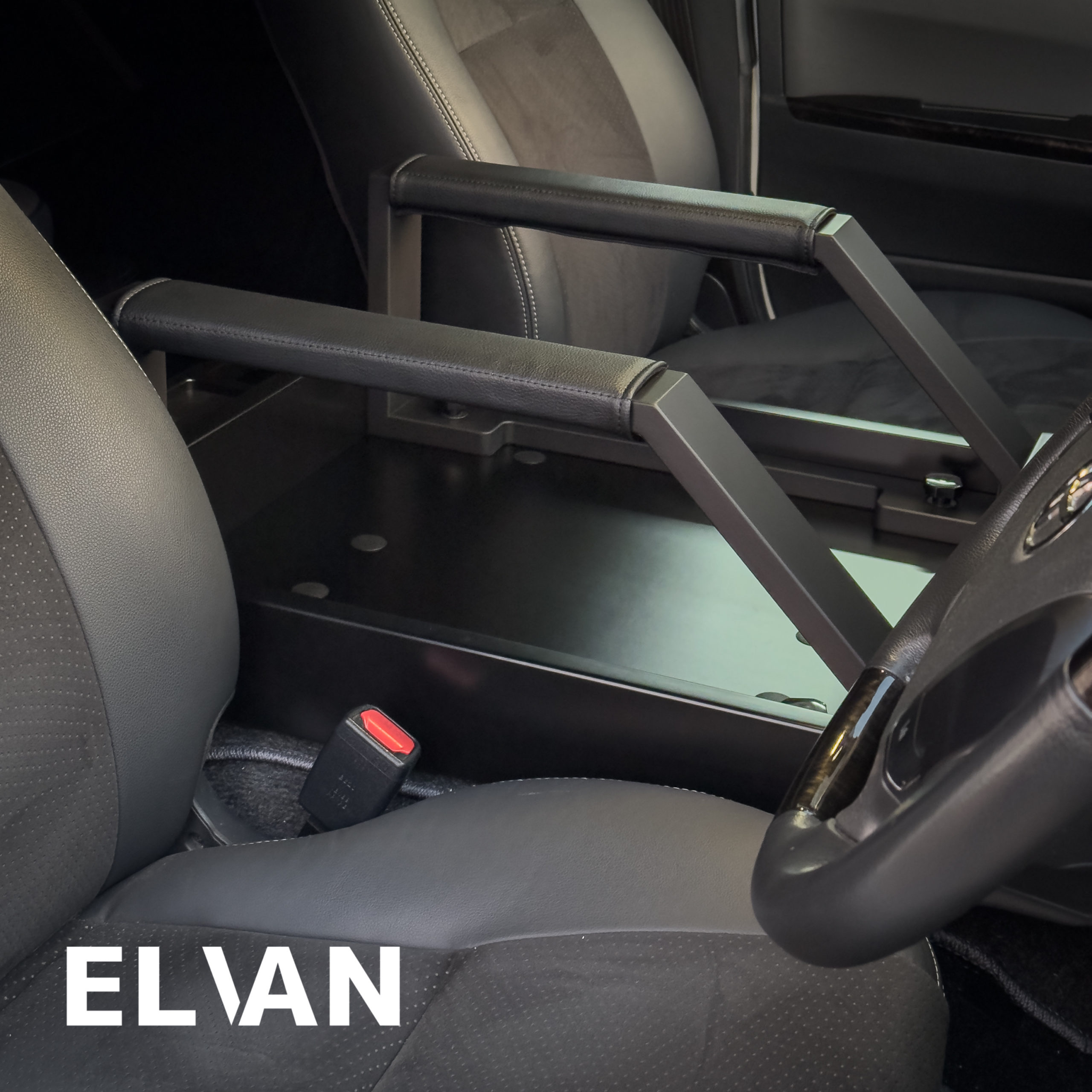 オーダー制作品紹介】肘置き着脱式マルチコンソール - ELVAN｜エレバン